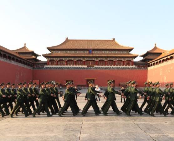 <i>En los últimos meses, Xi ha promovido nuevas normas de supervisión para los altos oficiales y ha reiterado la necesidad de reforzar la lealtad política dentro de las Fuerzas Armadas. xingmin07 / Getty Images</i>