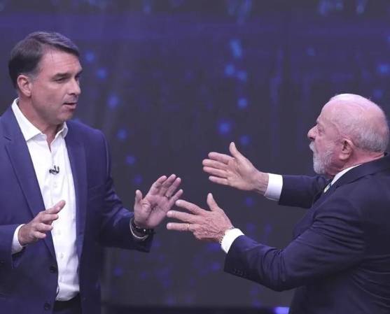 <i><b>En la primera vuelta, Flávio superó a Lula por dos puntos, 47% a 45%. Este viernes se concretará el segundo y decisivo debate. El domingo, el país más grande de Suramérica definirá si decide su giro a la derecha. (Foto: EFE)</b></i>