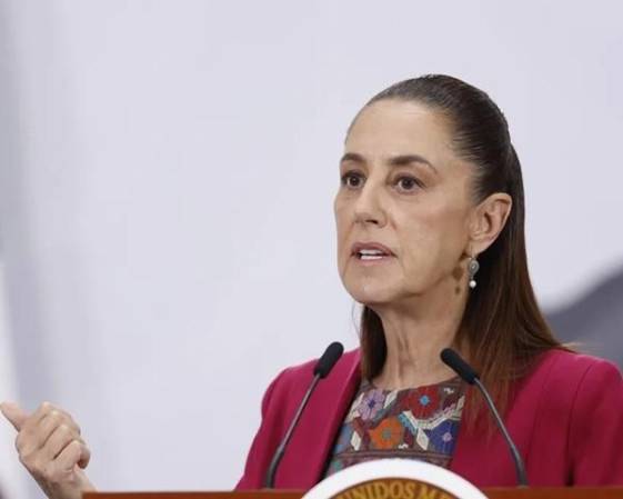 Sheinbaum ha insistido en que no existen pruebas públicas contra los funcionarios señalados. (Foto: EFE)