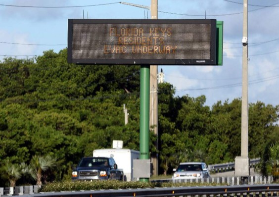 Gobernador de Florida: 'Esto es peor que Andrew'