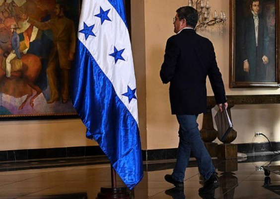 Grupos civiles piden renuncia de presidente de Honduras señalado de narcotráfico