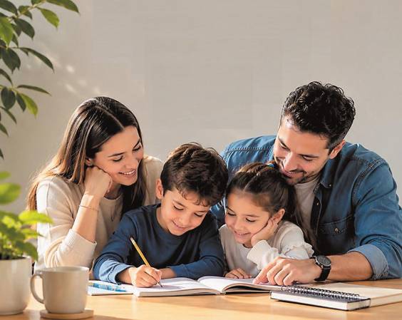 Más familias buscan protección médica, seguros de vida y coberturas que les permitan enfrentar riesgos financieros cada vez más complejos. (Foto: Shutterstock)