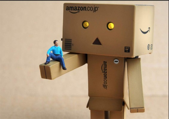 El CEO de Amazon, Jeff Bezos, afirma que los robots no reemplazarán a los humanos