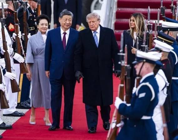 <i>Trump y Xi se miden paso a paso en los dos terrenos que hoy concentran buena parte del poder económico y tecnológico mundial. (Foto: EFE)</i>