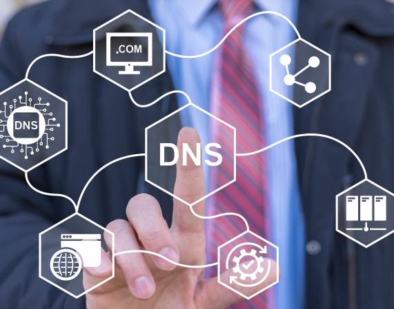 La recomendación de ICANN para empresas, gobiernos y operadores de infraestructura es: revisar con anticipación que los sistemas estén actualizados para que la transición ocurra de forma transparente y sin interrupciones. (Foto: Shutterstock)