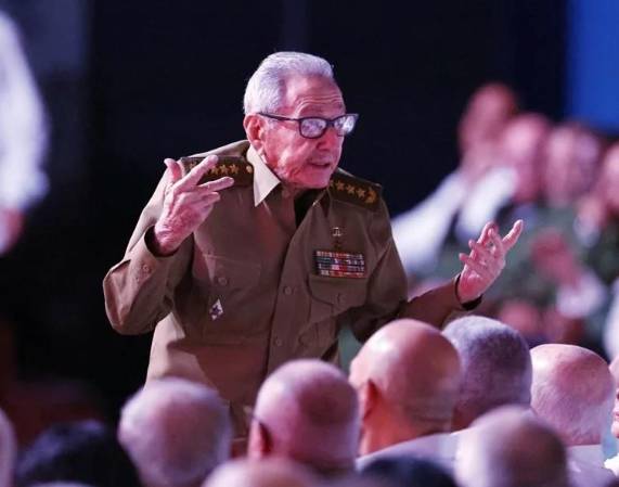 <i>La Habana defiende que solo el pueblo cubano puede tomar decisiones sobre su futuro y denuncia que Estados Unidos prepara el terreno para justificar una eventual intervención militar. (Foto: EFE)</i>