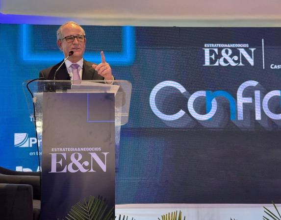 Roberto Zamora, presidente del Consejo Empresarial de América Latina (CEAL) y Grupo Lafise, fue el Keynote speaker durante el foro Empresas Líderes en Confianza en Centroamérica. Foto de cortesía
