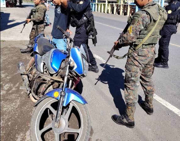 <i>El reforzamiento se realizó en el marco de la operación Cinturón de Fuego, una estrategia integral del Ejército diseñada para combatir el crimen organizado y el narcotráfico. FOTO EJERCITO GUATEMALA</i>