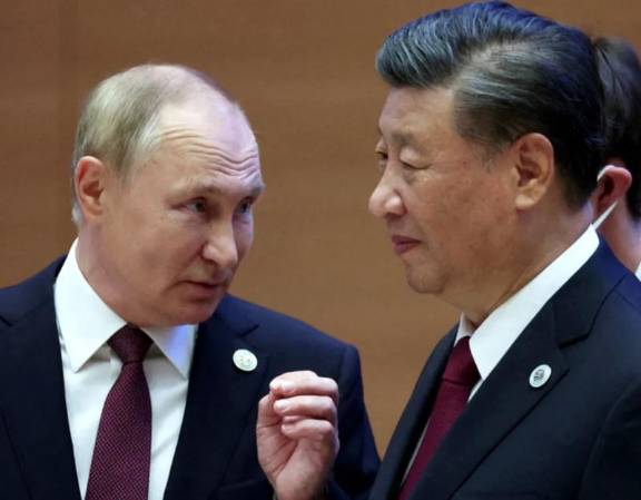 Putin se reunirá próximamente con XiJinping, tal vez antes de que el presidente chino se reúna con Trump. La señal apunta a que Moscú y Beijing comienza a ejercer protagonismo, sin incluir a la Casa Blanca. (Foto: Archivo)