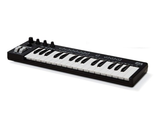Amazon y su primer teclado musical