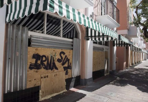 Masivo éxodo en el Sur de la Florida para huir del huracán Irma