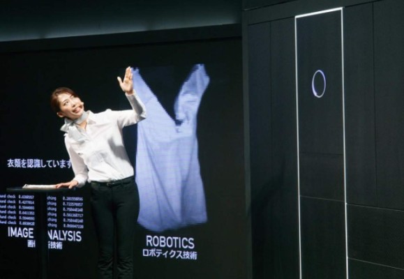 ¿Odias lavar la ropa? Amarás este robot