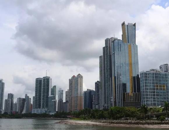<i>La ciudad de Panamá avanza en el desarrollo de obras que buscan dar mayor conectividad urbana. (Foto: EFE)</i>