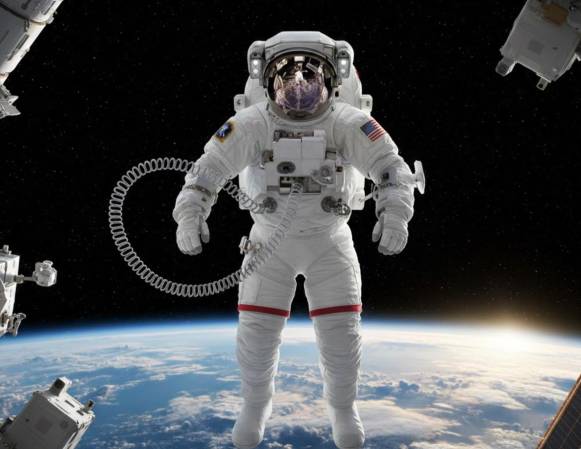 <i>FOTO GENERADA POR NANO BANANA</i>