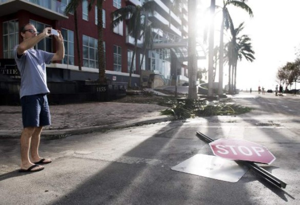 'Irma' se degrada a tormenta tropical mientras cruza Florida