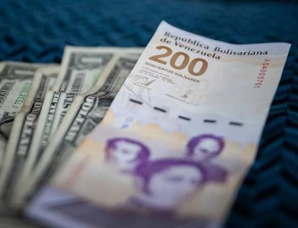 <i>Pese al crecimiento, sindicalistas y trabajadores de varios sectores denuncian que </i><i><b>persiste la crisis salarial en el país. (Foto: EFE)</b></i>