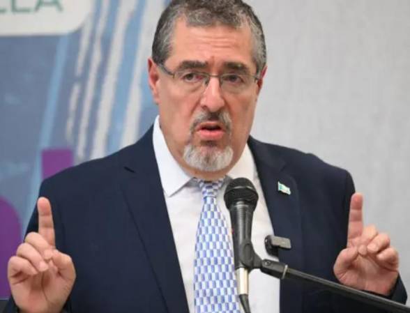 <i>Para Bernardo Arévalo, ahora, no se trata solo de gobernar, sino de resistir y desmantelar un sistema que lo acosa con métodos de golpe de Estado encubierto. (Foto: Archivo)</i>