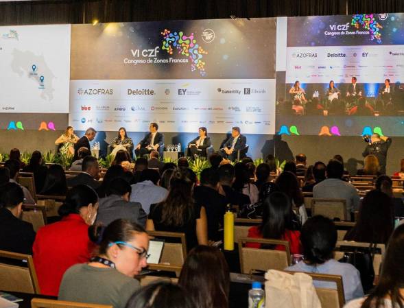 <i>El Congreso de Zonas Francas, organizado por la Asociación de Empresas de Zonas Francas de Costa Rica (AZOFRAS), es el epicentro del diálogo para discutir sobre las fortalezas, retos, oportunidades y tendencias globales que se presentan en este sector. FOTO DEL CONGRESO 2023.</i>