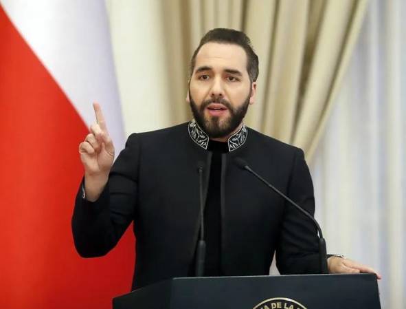 Según el Gobierno, el régimen de excepción ha impulsado la reducción de los homicidios y de la violencia de las pandillas. (Foto: EFE)