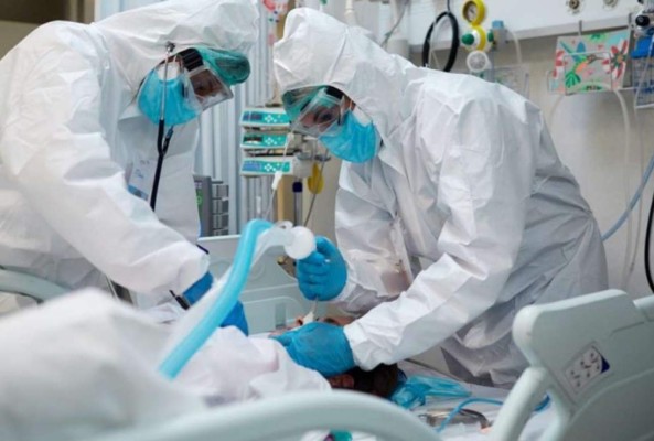 Científicos hallan gen que duplica riesgo de muerte por COVID