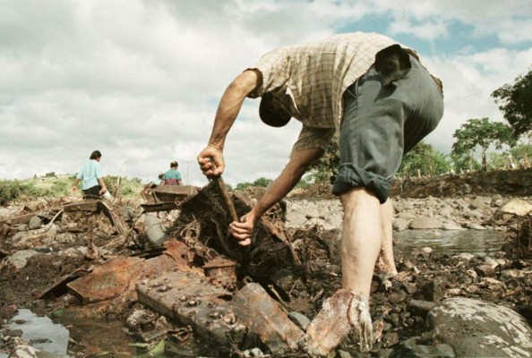 Se cumplen dos décadas del azote del Huracán Mitch
