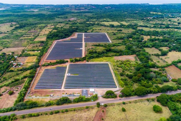 El Salvador: Inicia operaciones el parque fotovoltaico La Unión