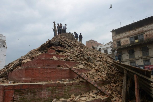 Terremoto de 7,9 en Nepal y otros 49 países