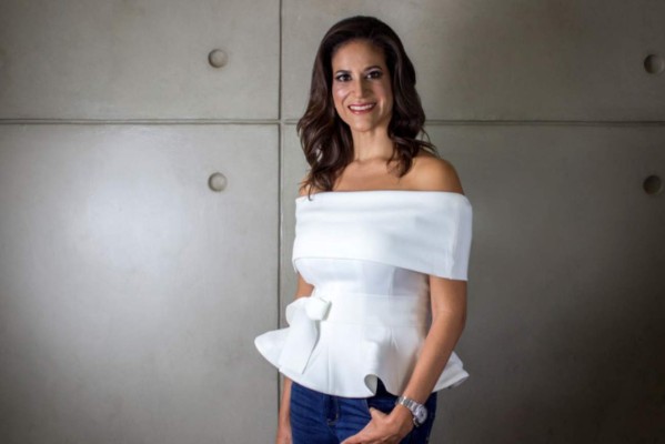 Eva Innocenti: Elegancia y actitud reflejada en una cartera desde El Salvador