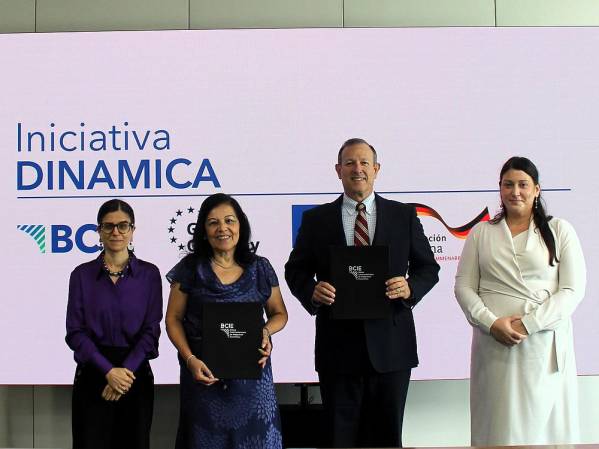 Con los fondos recibidos, el CEFADE de la USAM, logrará desarrollar un modelo de incubadora y aceleradora que permita brindar una atención especializada a iniciativas emprendedoras dinámicas, a través de la innovación. Foto cortesía