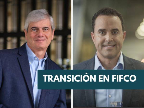 <i>Ramón Mendiola entrega la dirección general de FIFCO a Rolando Carvajal. Fotos cortesía / E&amp;N</i>