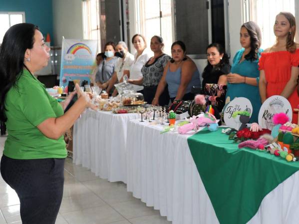 Las mujeres emprendedoras intercambiaron sus experiencias en este encuentro realizado en Siguatepeque, que fue promovido por Cargill Honduras y CARE.