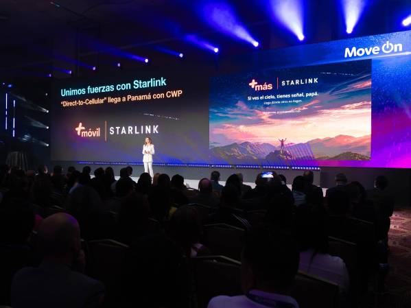 <i>+Móvil anunció durante la 9ª edición de Move On en el Centro de Convenciones Megápolis, un acuerdo con Starlink para lanzar este año la primera solución de conectividad satelital móvil de Panamá, “+Más | Starlink”. Foto de cortesía</i>