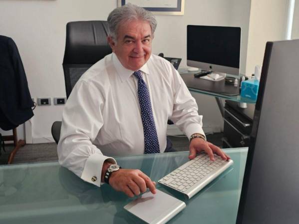 Enrique Escobar, Socio Fundador y Director Regional