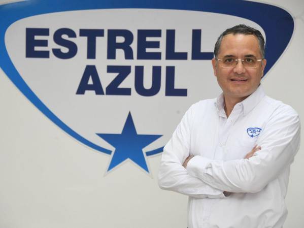 Erick Cruz Sepúlveda, Gerente General de Estrella Azul.