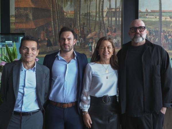 De izquierda a derecha; Antonio Pérez, Gerente de Multifondos SFI; Luis Diego Carvajal, gerente general de Core; Cristina Masis, gerente general de Mercado de Valores de Costa Rica y Judko Ronsestock, presidente de Core Development Group.