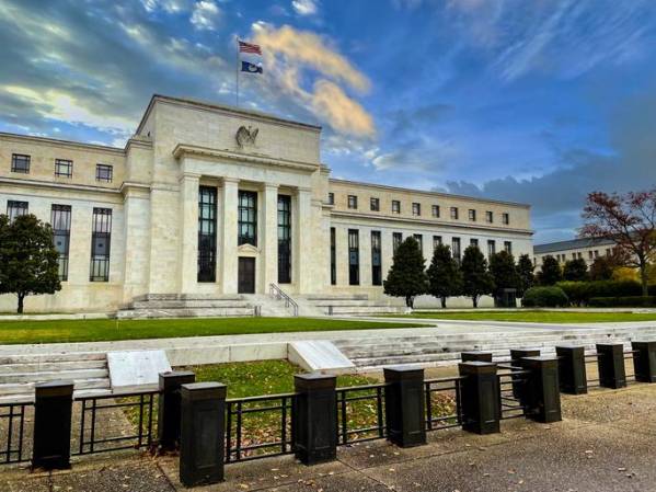 Gobernadora de FED se muestra ‘animada’ por la evolución económica