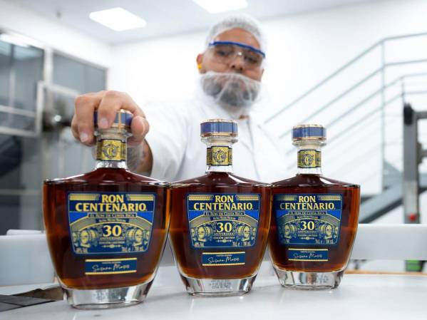 Ron Centenario tiene 12 variedades y ha recibido más de 66 reconocimientos por su calidad.