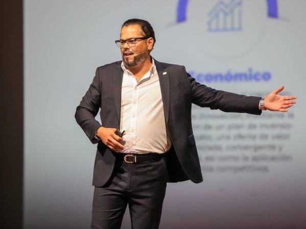 Marco Acuña, presidente de Grupo ICE.