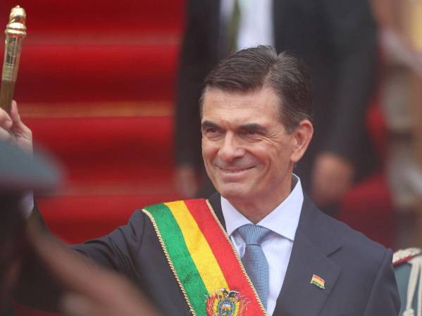Rodrigo Paz Pereira tomó juramento como el nuevo presidente de Bolivia para un periodo de cinco años, abriendo un nuevo ciclo político y económico en el país suramericano después de 20 años de la izquierda en el poder. EFE/ Juan Ignacio Roncoroni.