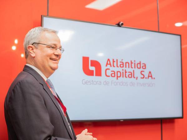 Javier Mayora, Gerente General de Atlántida Capital.