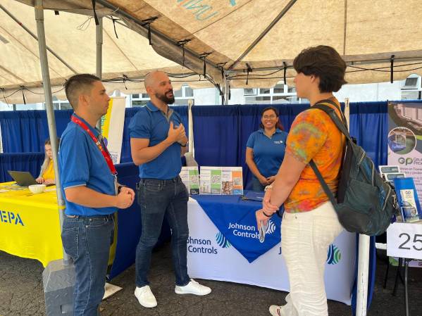 <i>La multinacional Johnson Controls participó en la Feria de Empleo Talent Costa Rica 2026. Foto de cortesía</i>