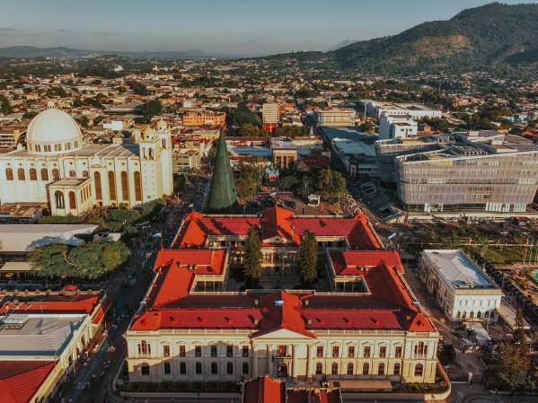 <i>La zona emblemática de la capital salvadoreña se ha desarrollado como polo de atracción para inversionistas y marcas de distintos rubros. Foto de cortesía</i>