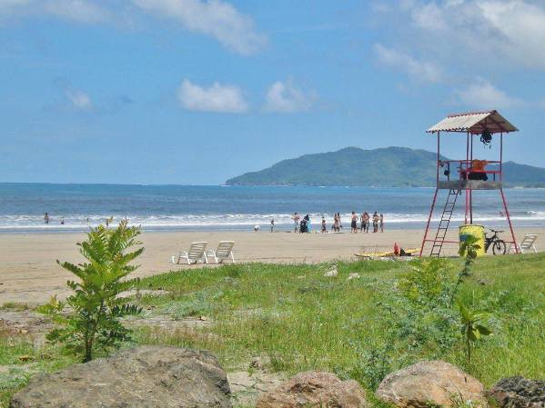 <i>Las playas costarricenses de Tamarindo y Manuel Antonio se encuentran entre los destinos de costa con mayores dificultades de acceso terrestre desde los aeropuertos. Foto de cortesía</i>