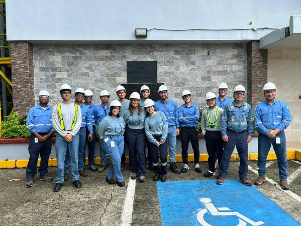 <i>Los participantes se integran en áreas administrativas, técnicas, operativas y de campo, contribuyendo activamente a los proyectos y operaciones de la compañía mientras fortalecen su formación profesional. Foto de cortesía</i>