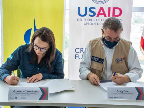Cementos Argos y USAID firmaron acuerdo de colaboración para impulsar la empleabilidad de mujeres y jóvenes en Honduras