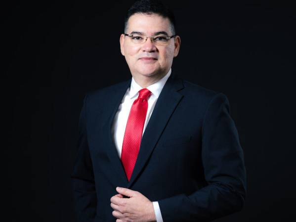 Carlos Girón, Vicepresidente Corporativo de Imagen y Reputación Institucional, destaca el rol de Banco Atlántida en el financiamiento de sectores productivos con visión sostenible.