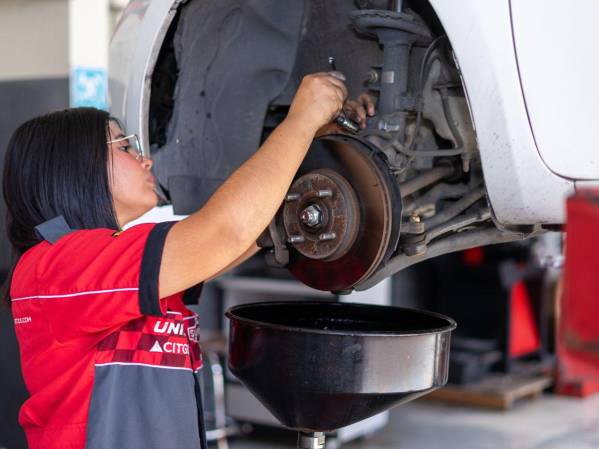 Super Repuestos es pionera en apoyar a los talleristas.