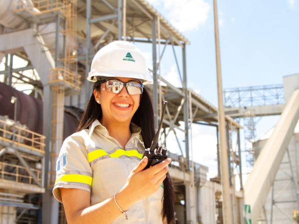 El liderazgo se construye con oportunidades, confianza y desarrollo. En Progreso, más mujeres continúan creciendo, asumiendo nuevos retos y contribuyendo a la evolución de la organización.