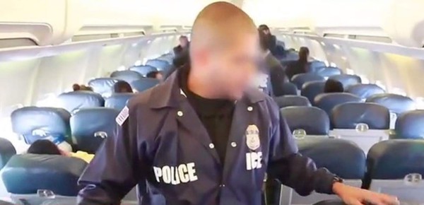 El negocio detrás de los vuelos con inmigrantes deportados