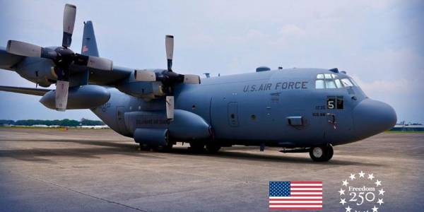 La Embajada de Estados Unidos en Guatemala informó acerca del aterrizaje de un avión Hércules C-130 en la rampa militar de la Fuerza Aérea Guatemalteca, como parte de la iniciativa Freedom 250. La aeronave trae equipo y herramientas para la fuerza castrense nacional. (Foto: AGN)